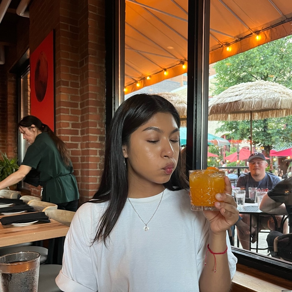 Meet your Posher, Iris